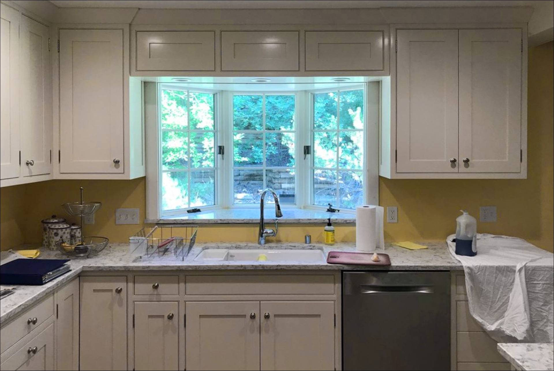 Дизайн кухни с окном - как разместить столешницу, раковину, рабочую зону или зону отдыха у окна (100 лучших фото идей) оформление окна на кухне