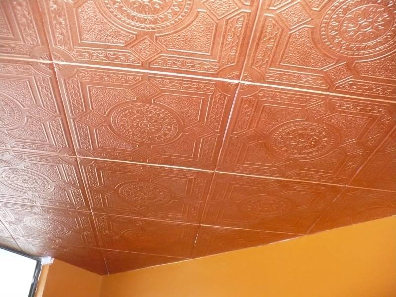 Чем и как красить потолочную плитку из пенопласта с видео