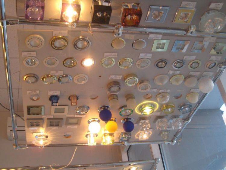 Виды и установка светодиодных светильников для потолка