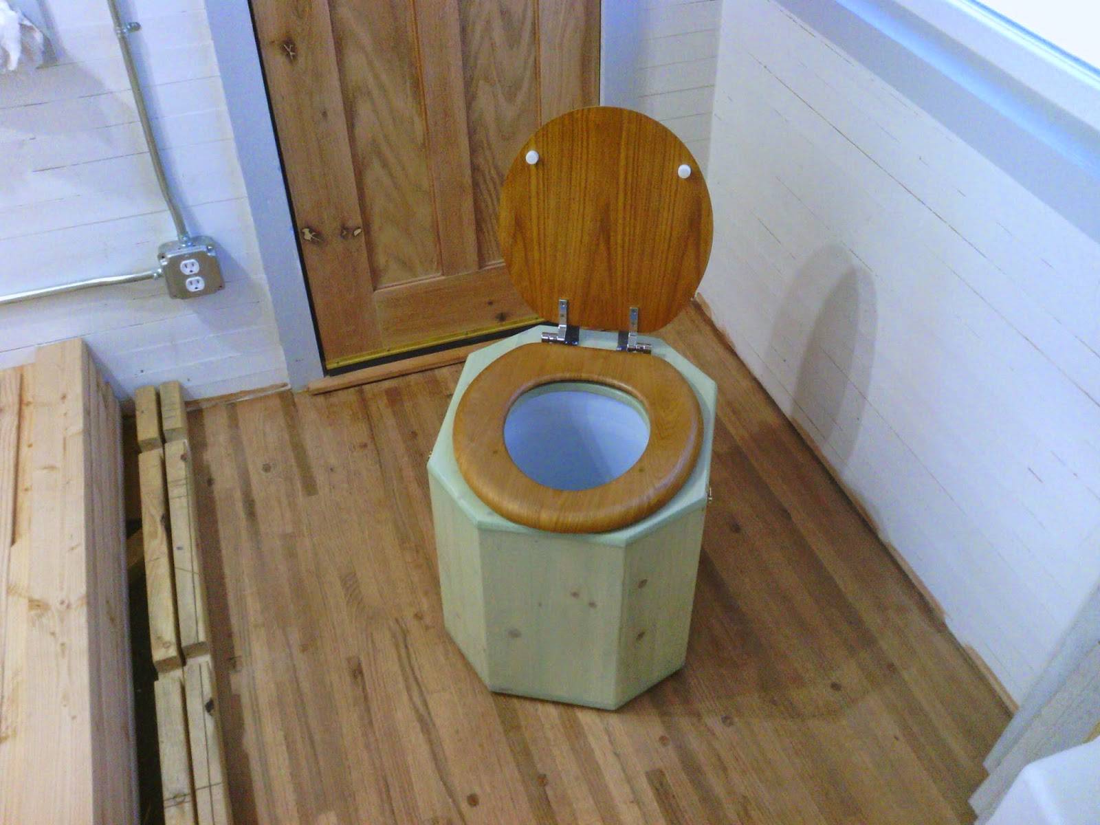 Унитаз для дачного туалета: уличный, пластиковый, прямой, как сделать своими руками, фото