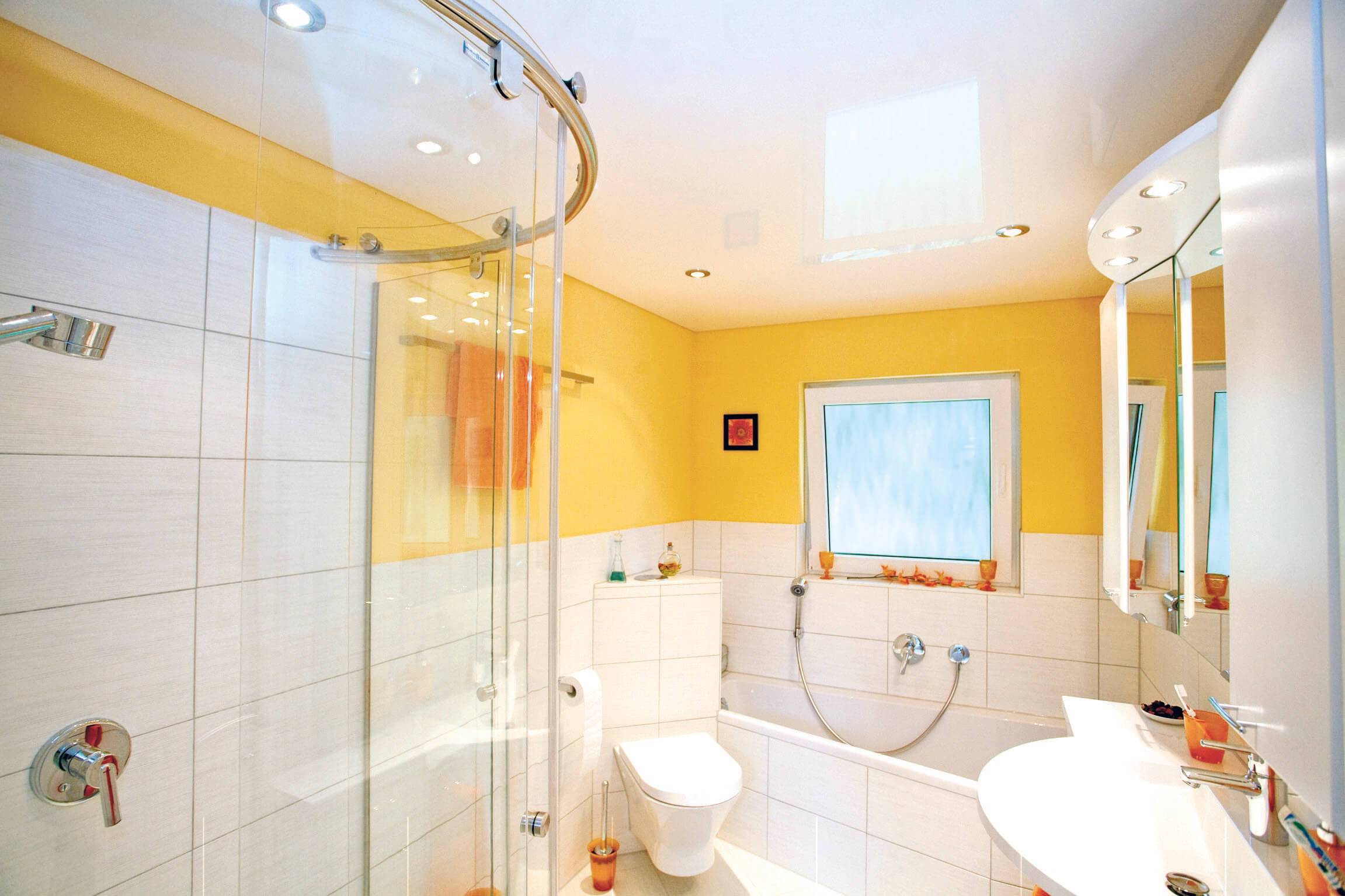Какой выбрать потолок в ванной комнате: 5 вариантов (+фото)