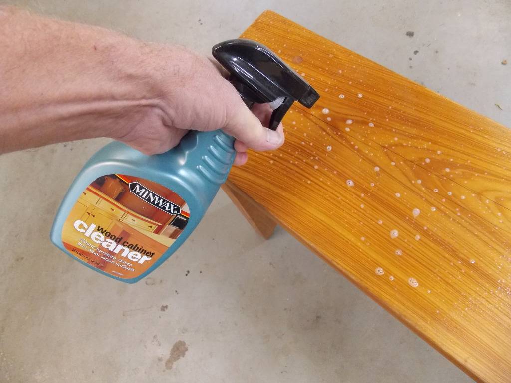 Как удалить старую краску с деревянной поверхности, не повредив ее?