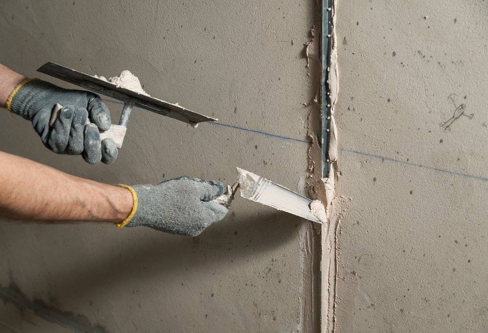 Как правильно штукатурить стены своими руками: полная инструкция
