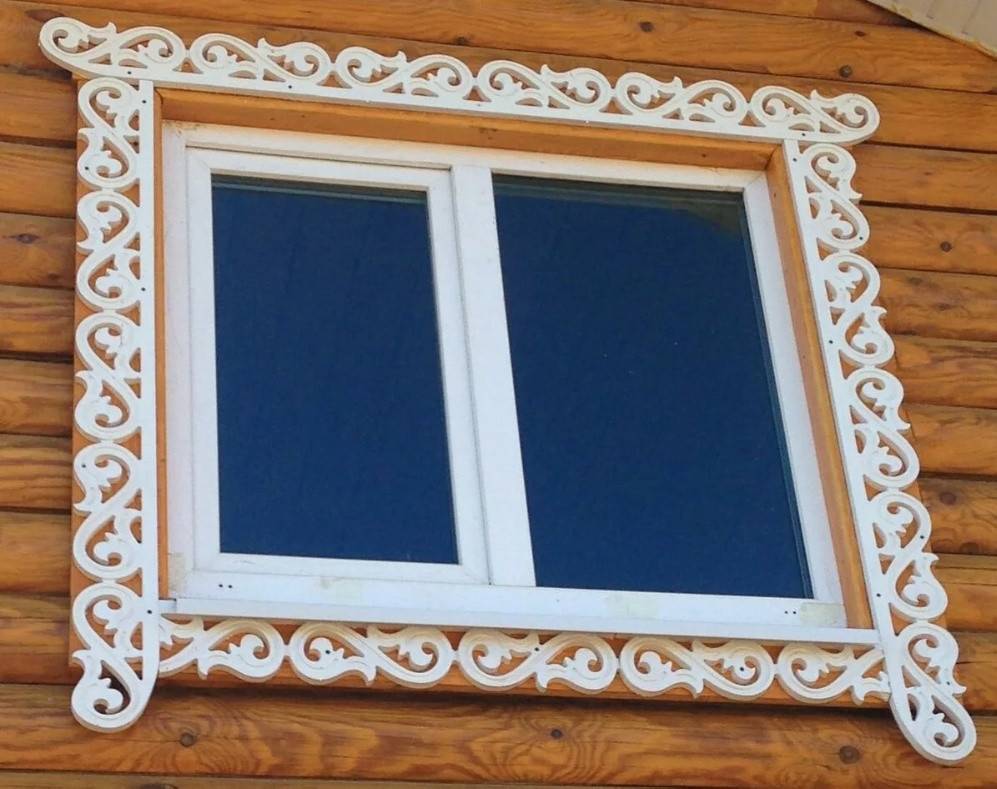 Наличники на окна в деревянном доме - фото примеров