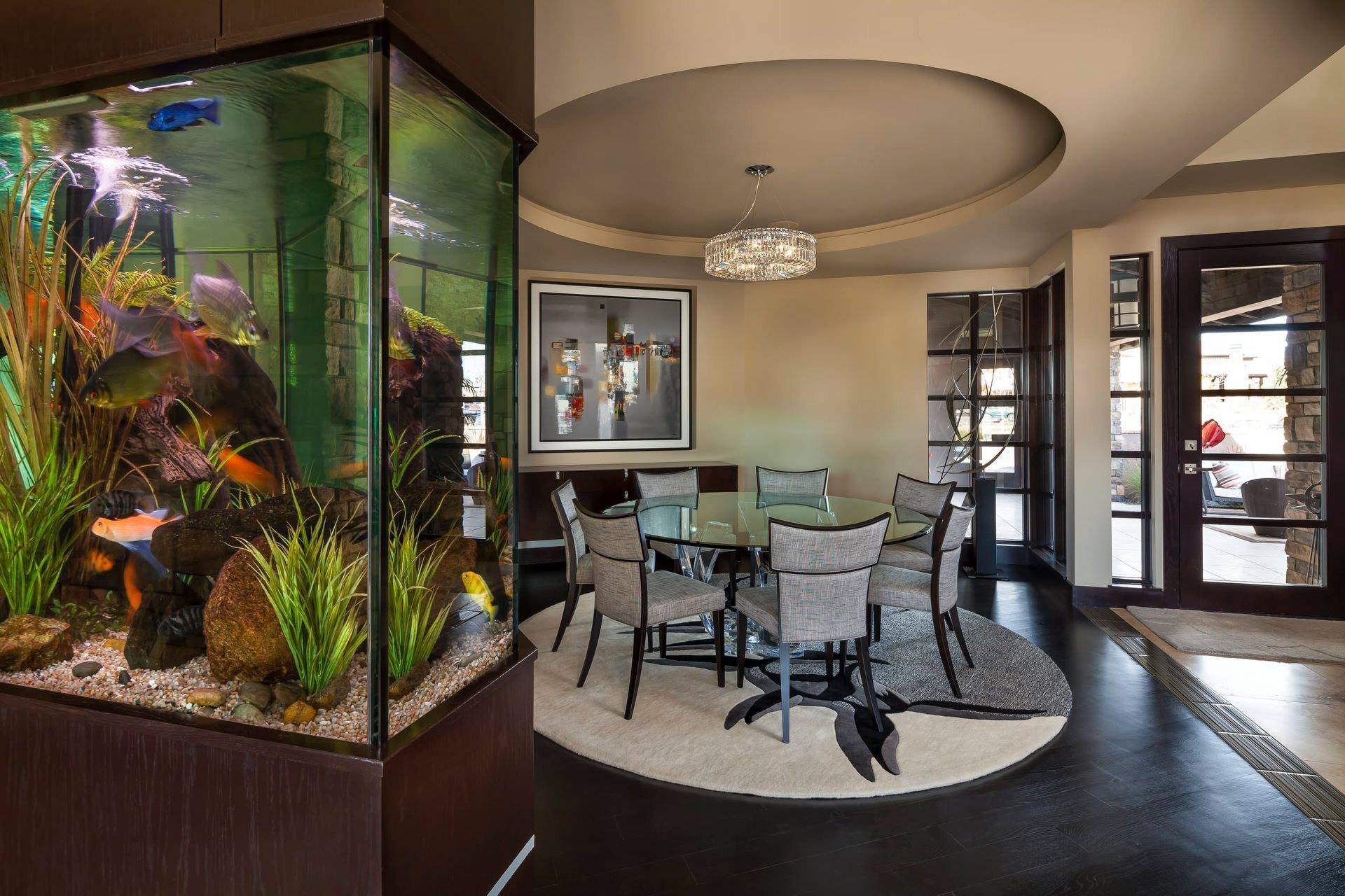Как смотриться аквариум в интерьере квартиры: примеры, фото и видео