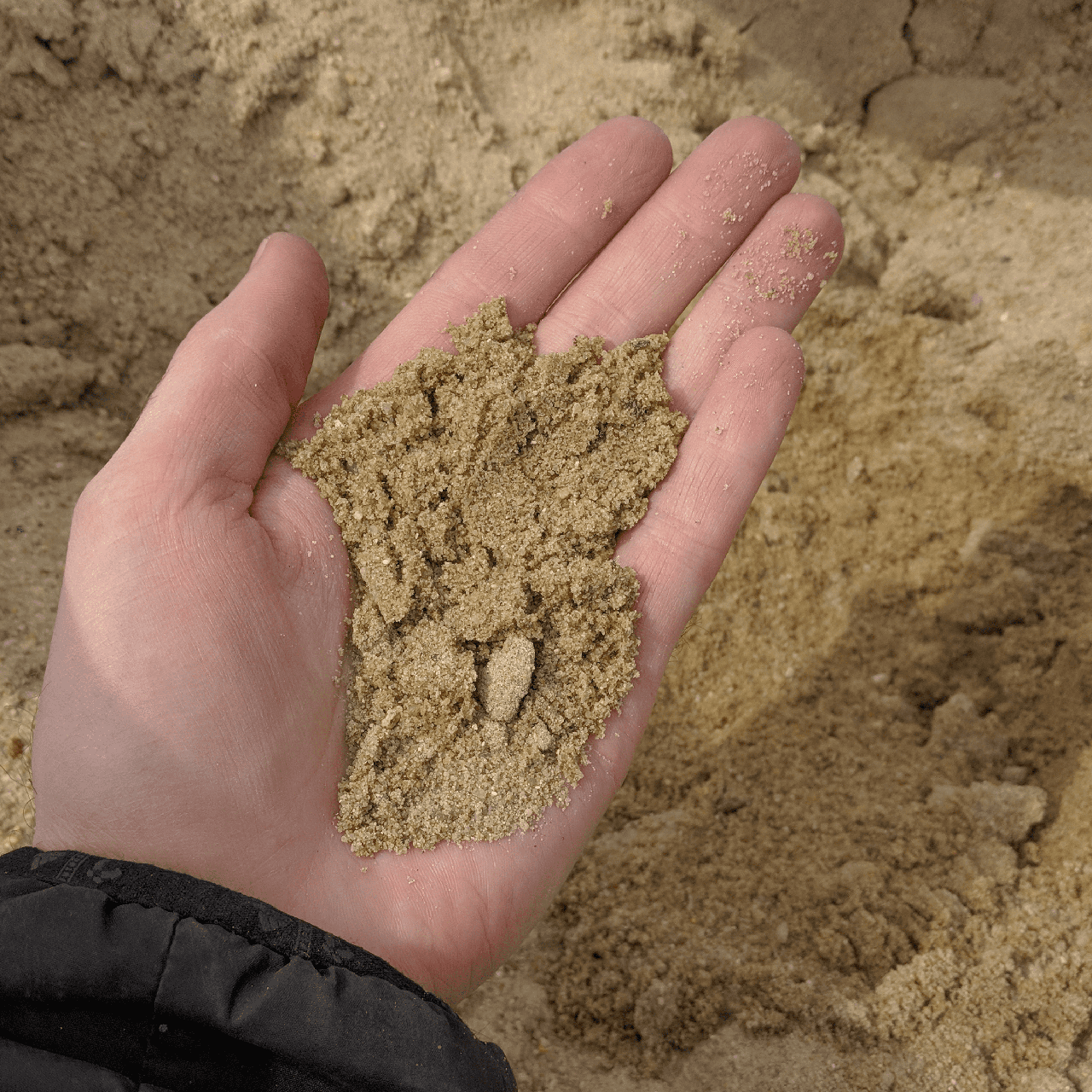 Какой песок нужен для фундамента: морской, речной, карьерный, озерный