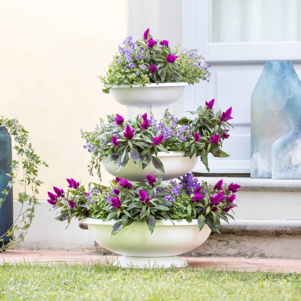 Уличные вазоны для цветов: украсьте ваш сад