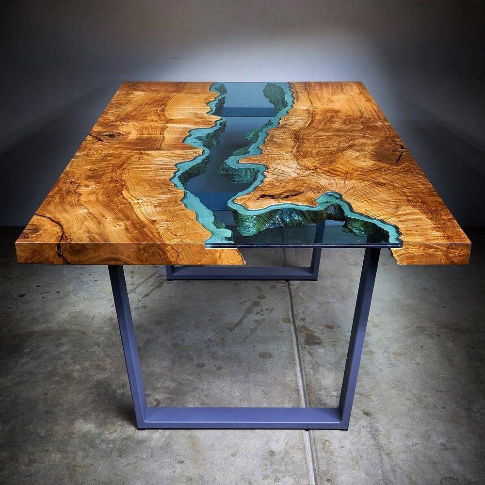 стол сделанный из эпоксидной смолы