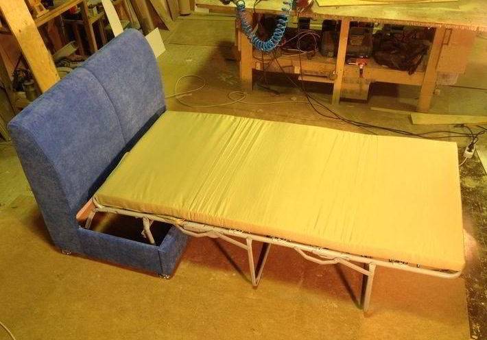 Как сделать диван-кровать из старой кровати. простой проект пошагово!