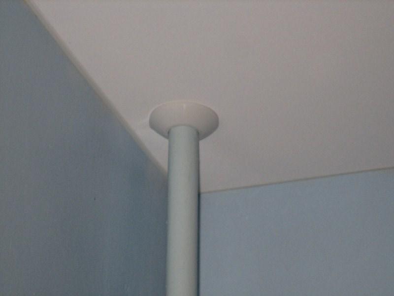 Как сделать обвод трубы на натяжном потолке своими руками