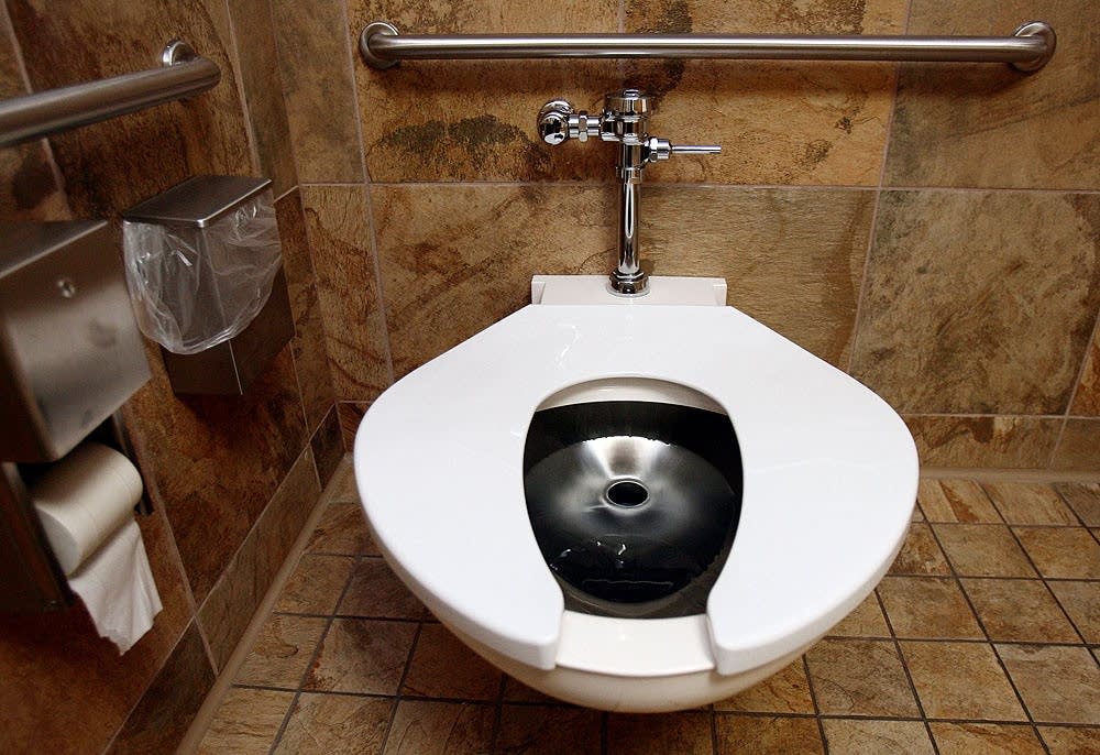 Прикольные объявления в туалете о соблюдении чистоты – тексты
