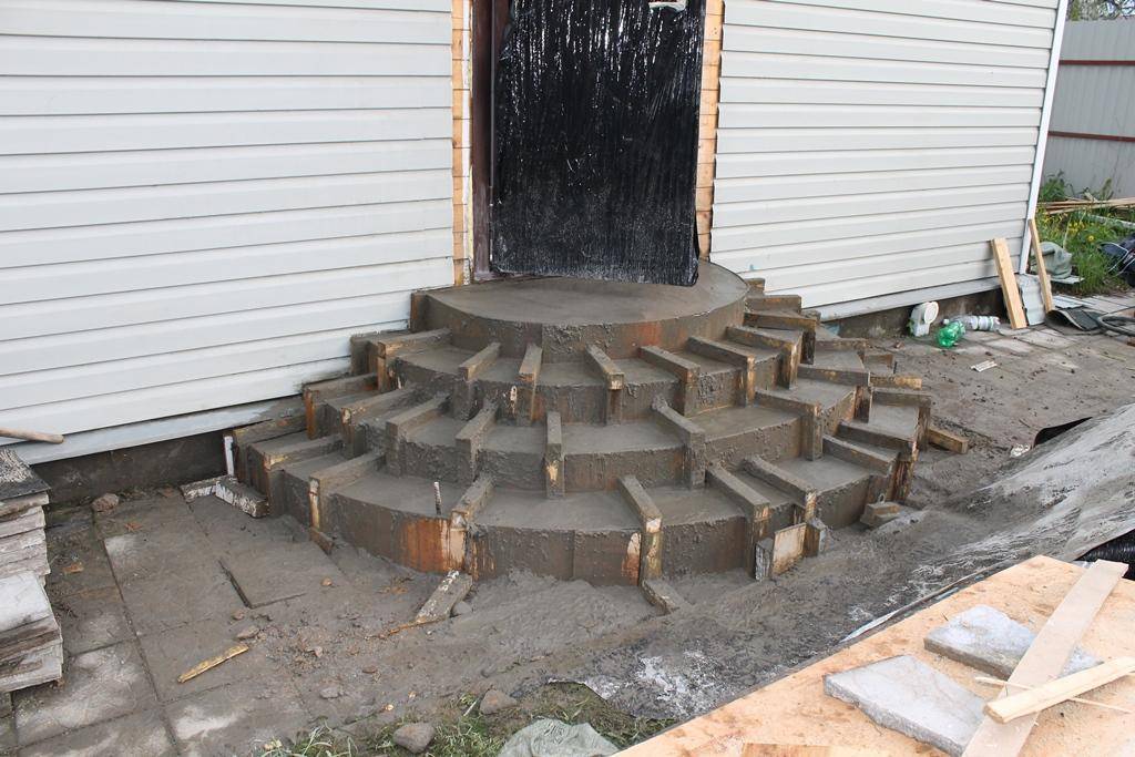 Как залить полукруглое крыльцо из бетона: советы и пошаговая инструкция