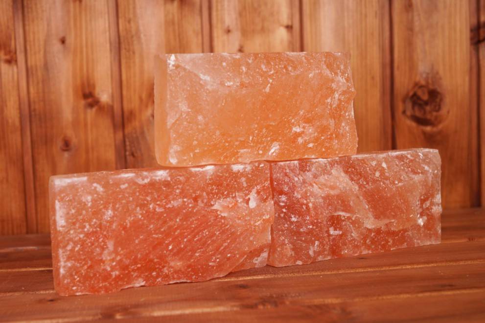 Гималайская соль для бани: как её использовать в парной?