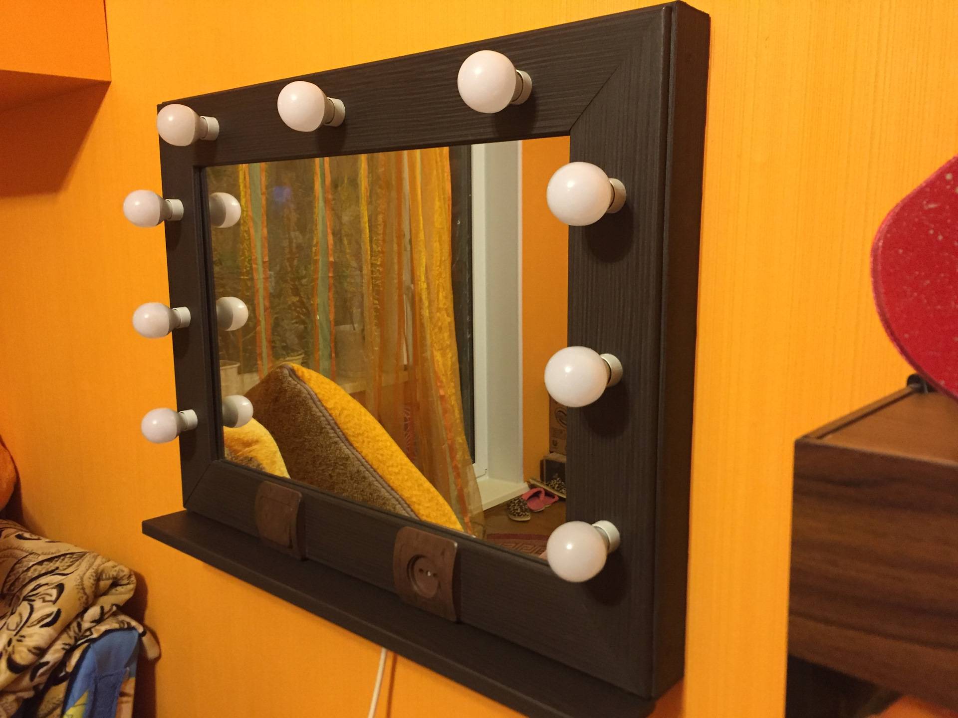 Простая инструкция, как сделать гримерное зеркало своими руками за копейки — мечта любой женщины