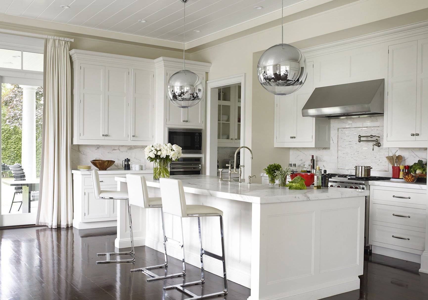 Белые глянцевые кухни в интерьере — варианты дизайна на фото