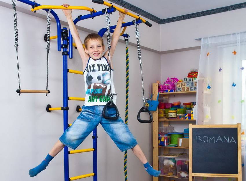 Детский спортивный комплекс в квартиру: как выбрать и установить