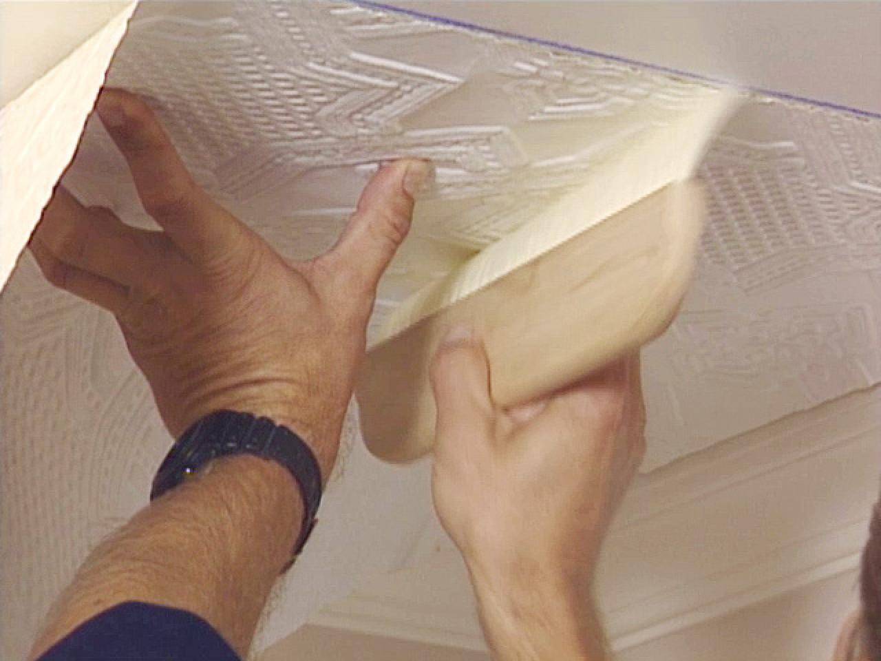 Как правильно клеить потолочную плитку. как самостоятельно поклеить потолочную плитку: пошаговая инструкция