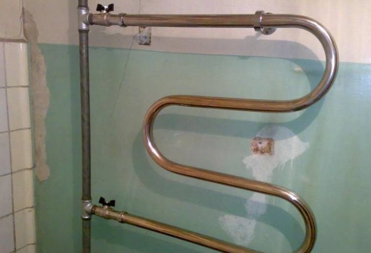 Подключение полотенцесушителя к стояку горячей воды: схема и описание