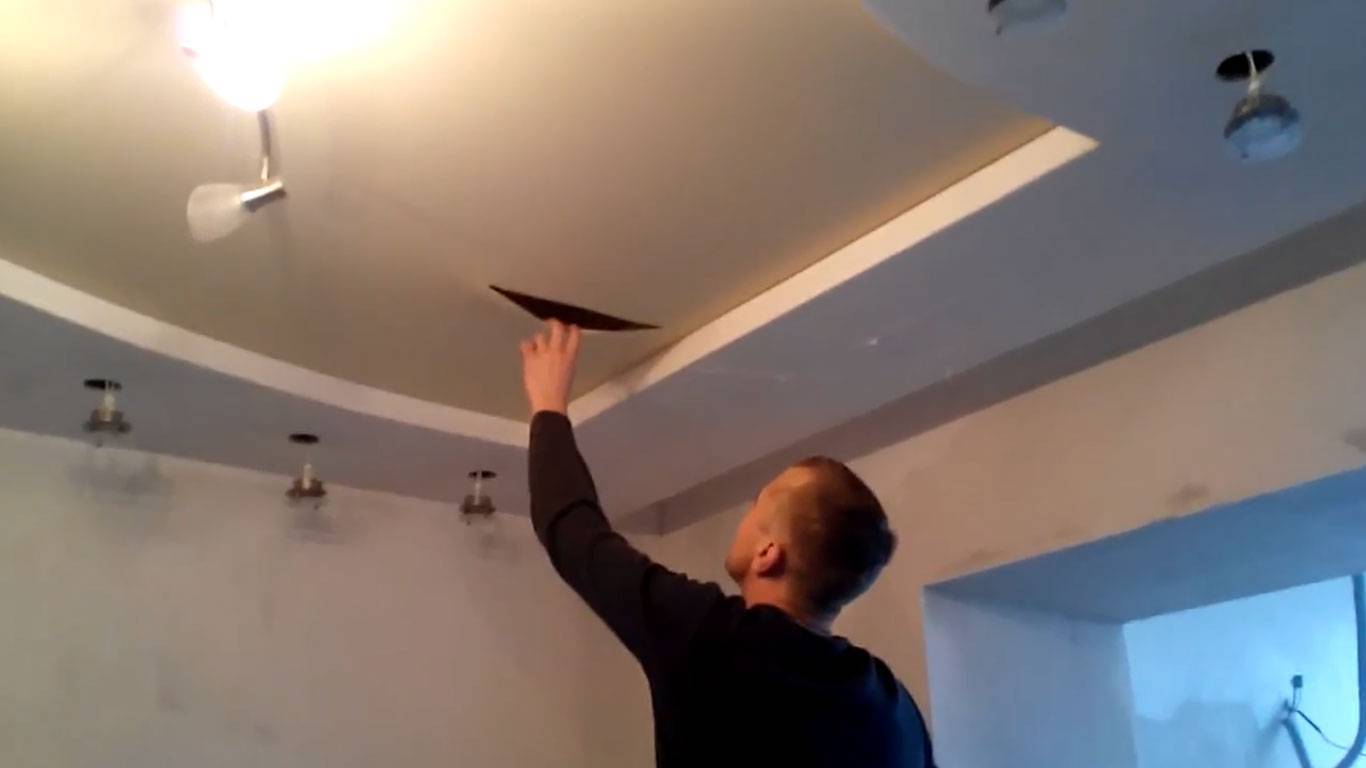 Как отремонтировать порез на натяжном потолке - инструкция с видео