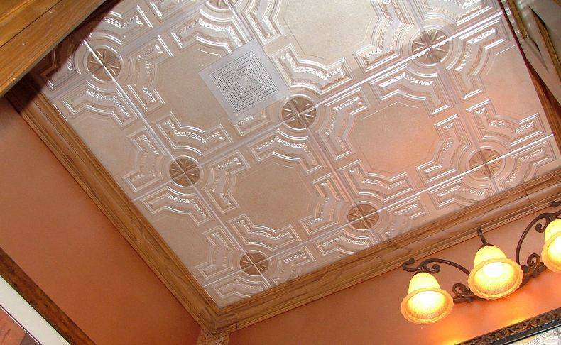 Как покрасить потолочную плитку из пенопласта