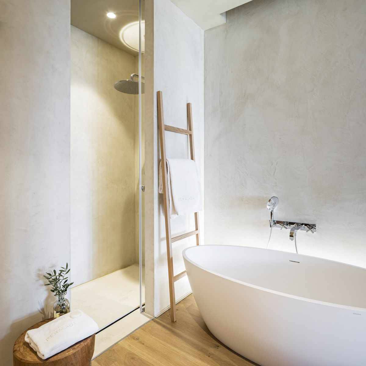 Декоративная штукатурка в ванной комнате: влагостойкие варианты и идеи отделки своими руками