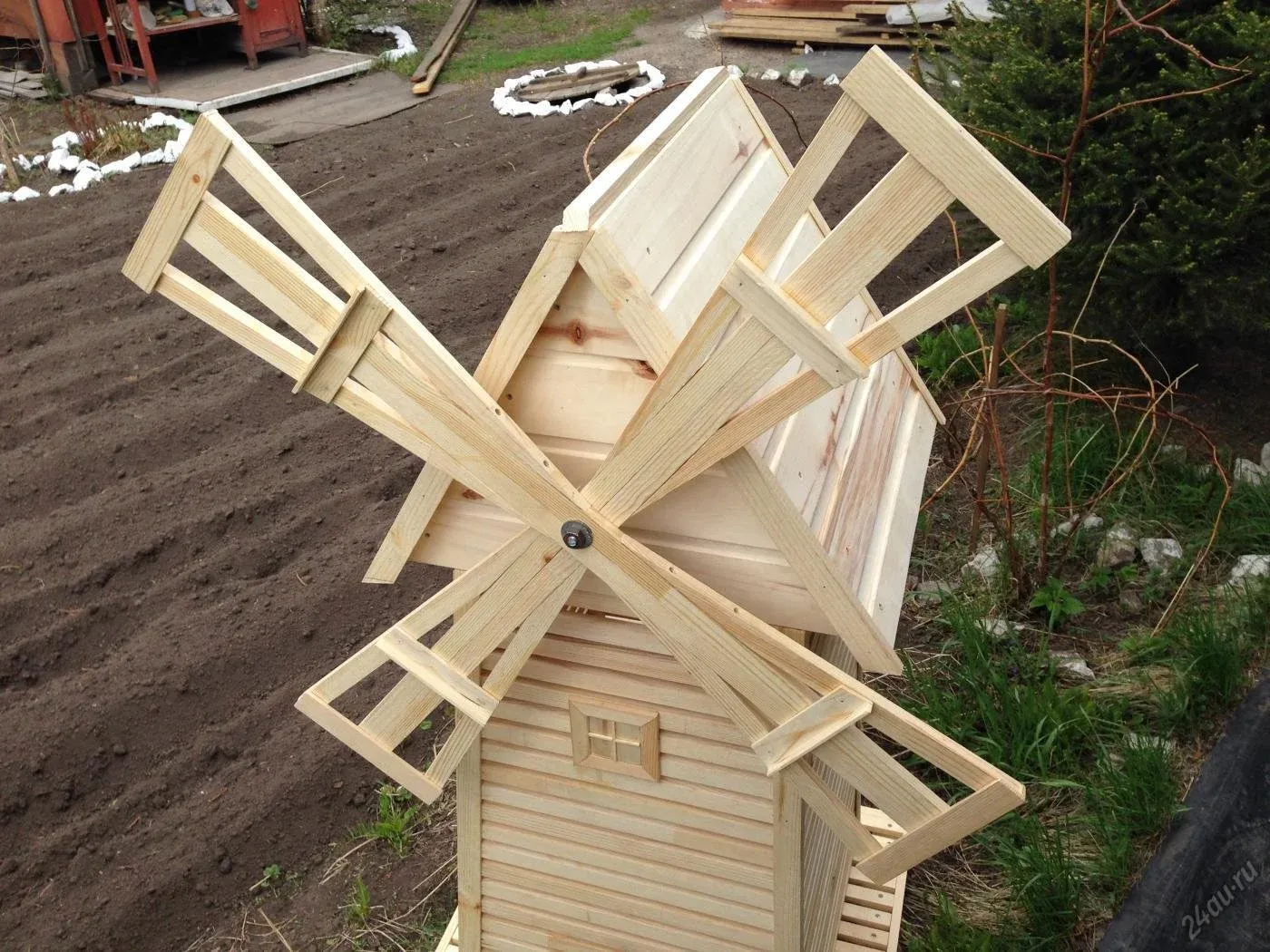 Декоративная мельница для сада: варианты изготовления ветряных и водяных, конструкция, чертежи