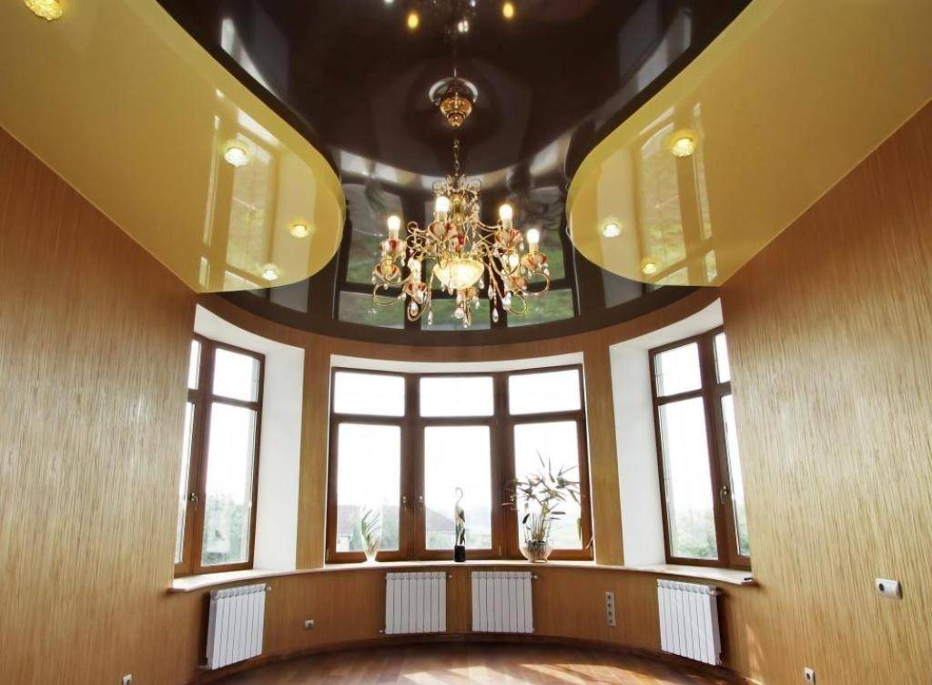 Натяжные потолки в интерьере гостиной: виды, одноуровневые, двухуровневые, современный дизайн, фото в интерьере