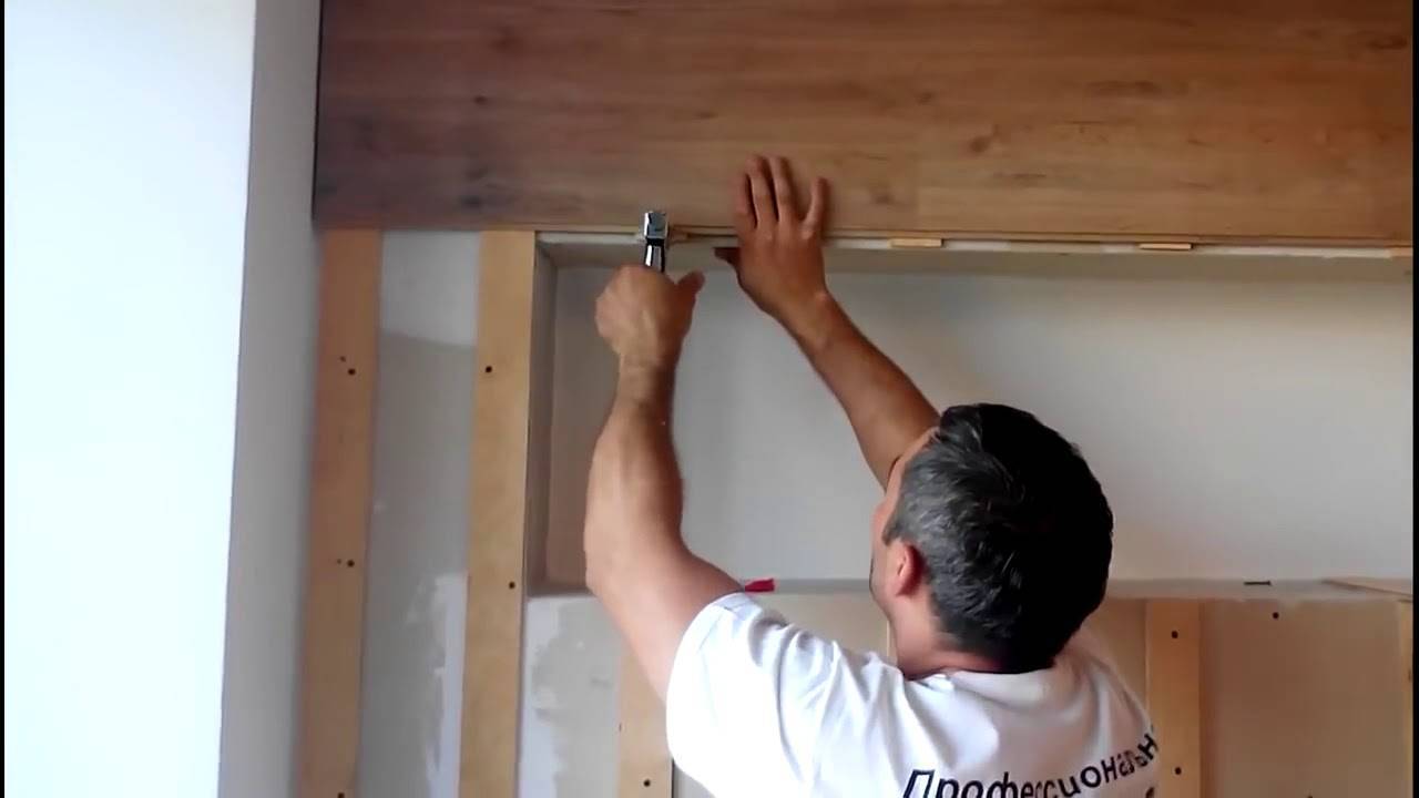 Ламинат на потолок (41 фото): укладка, отделка и монтаж потолочного покрытия в деревянном доме, как крепить конструкцию