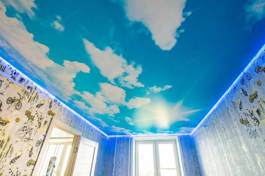 Дизайн и фото натяжных потолков "небо с облаками"