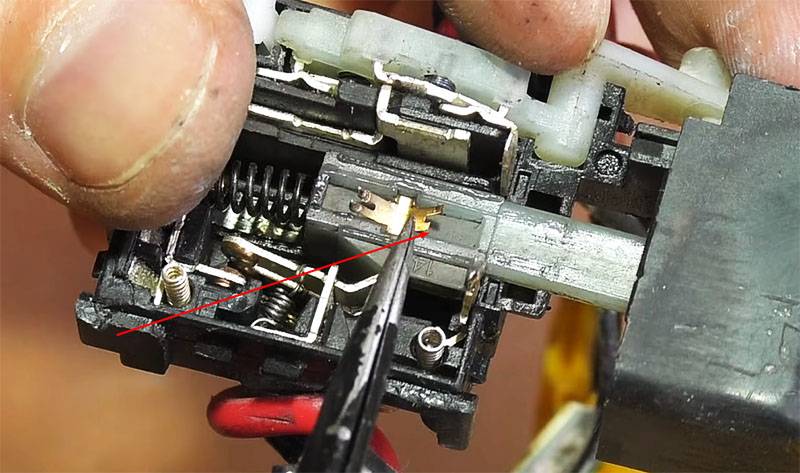 Ремонт шуруповерта: как отремонтировать акб, трещетки, кнопку, патрон своими руками, двигатель, в чем причина, если не работает