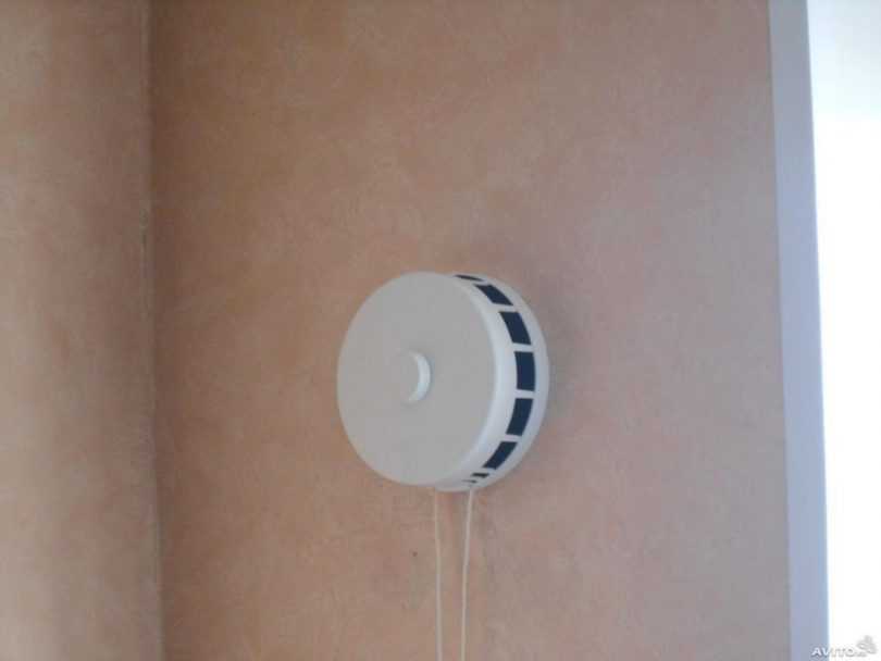 Приточные клапаны вентиляции в стене