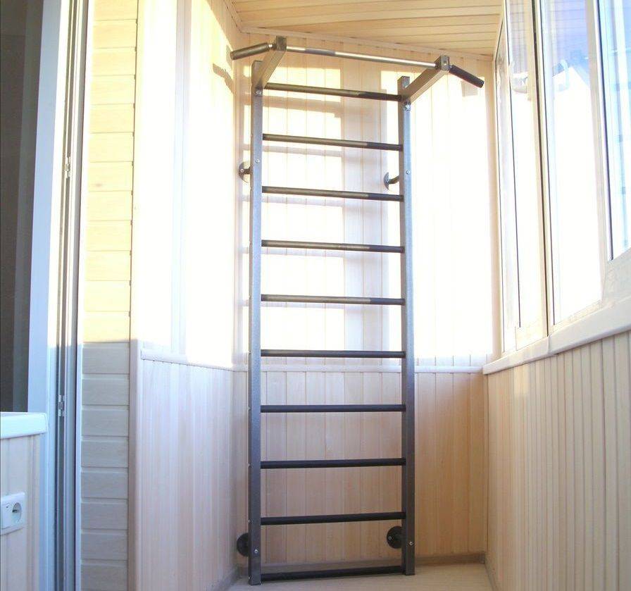 Лестница пожарная на балконе: необходимость в конструкции, советы по использованию