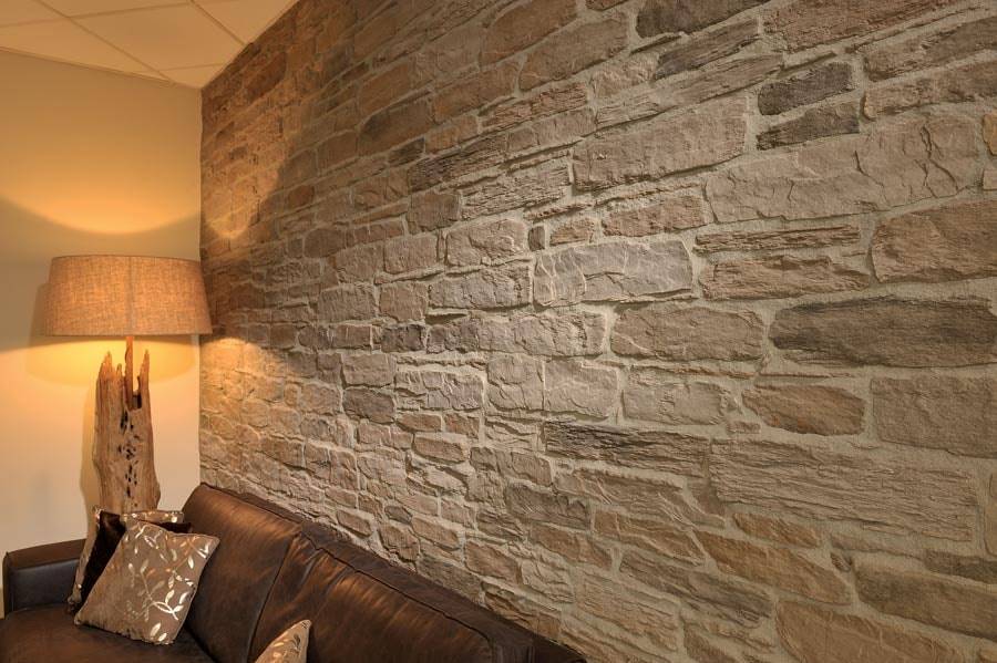 Декоративная внутренняя отделка бетона и штукатурки стен под камень, мрамор своими руками: покраска, фото, видео