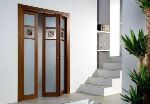Раздвижные межкомнатные двери гармошка — характеристика, преимущества и недостатки