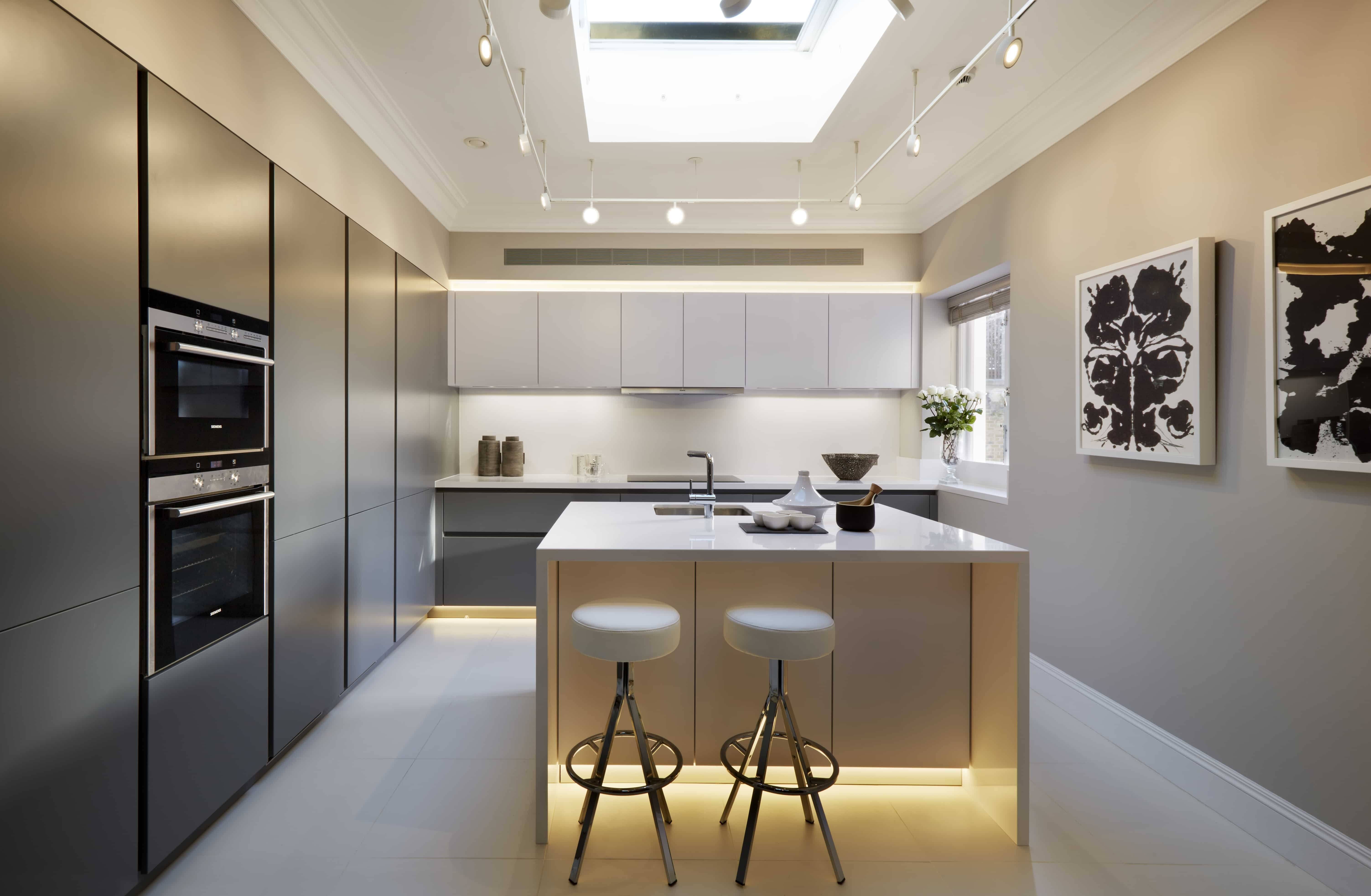 Фото кухонь в современном стиле в квартире угловая