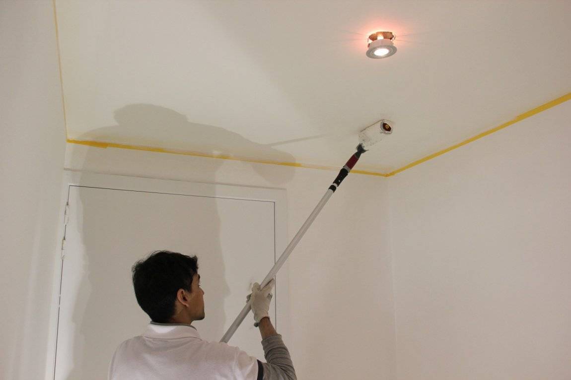 Как снять старую краску с потолка: масляную, акриловую, латексную