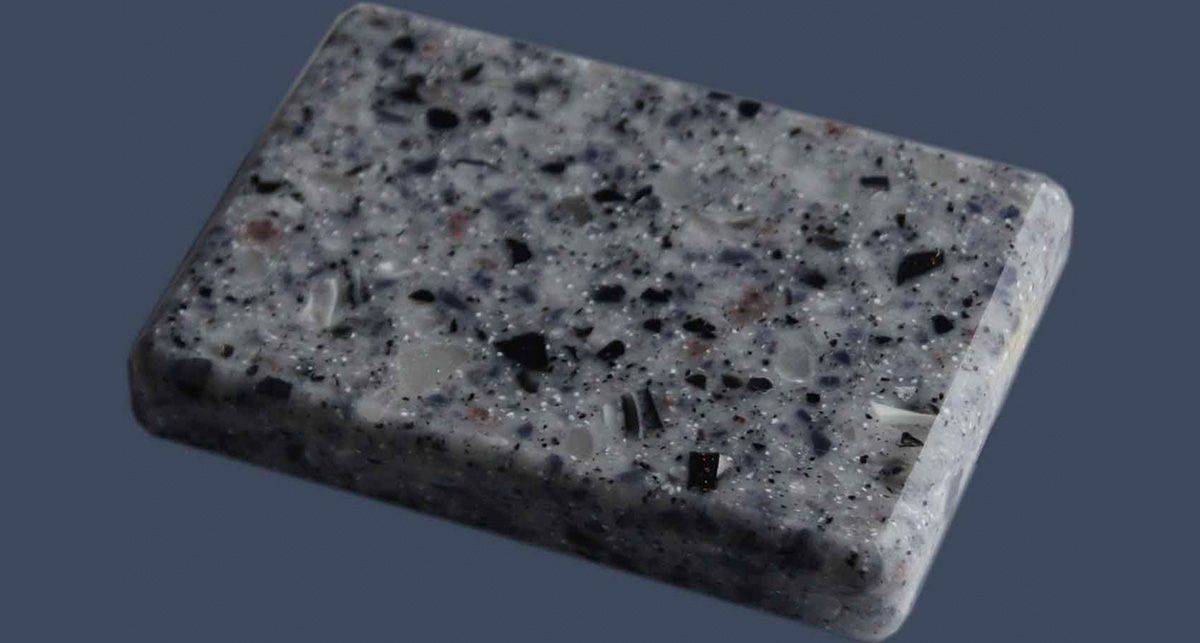 Сравнение изделий из жидкого камня и акрилового
