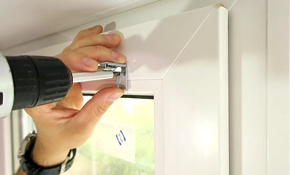 Как повесить жалюзи на пластиковое окно, видео инструкция по установке и креплению