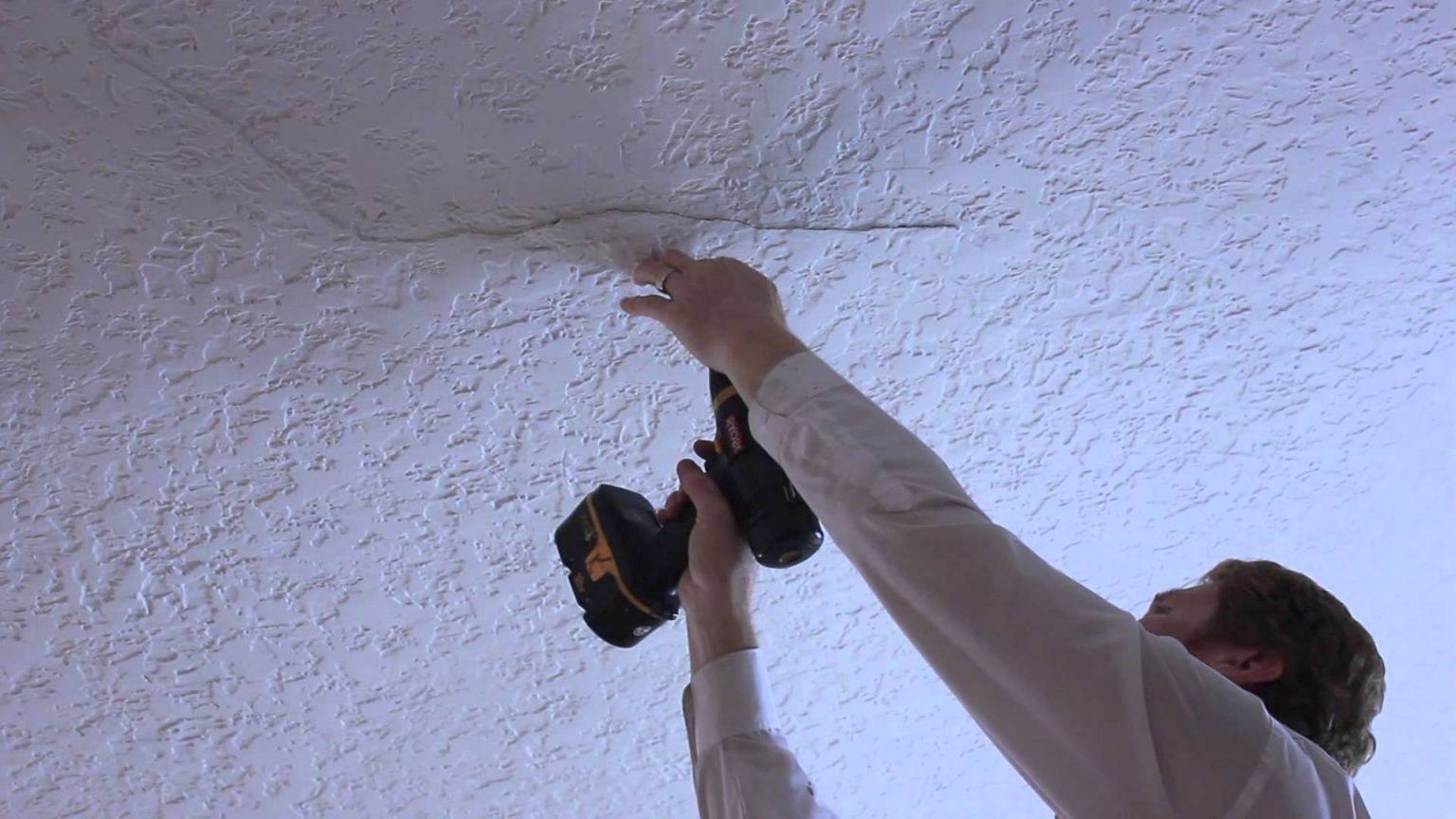 Декоративная штукатурка на потолок: особенности отделки (фото)