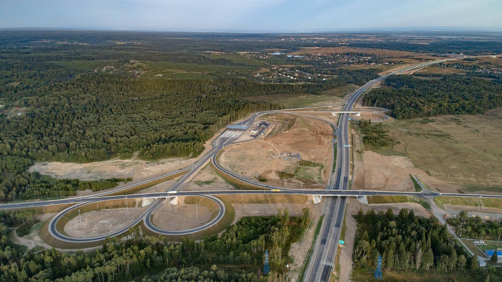 В россии построят тысячу километров высокотехнологичных дорог