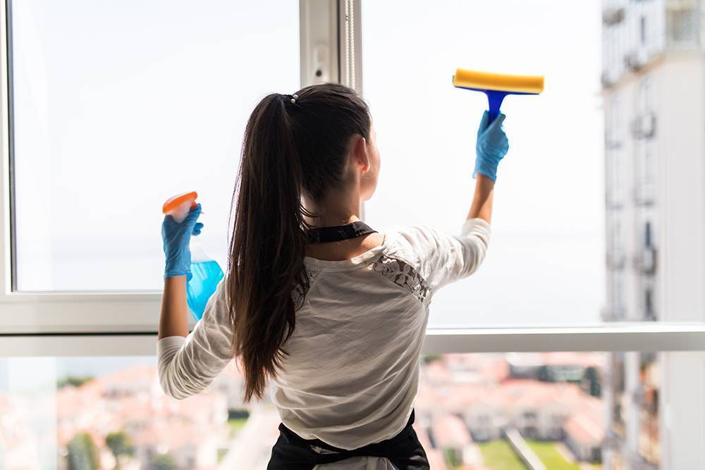 Как правильно мыть пластиковые окна без разводов в домашних условиях?