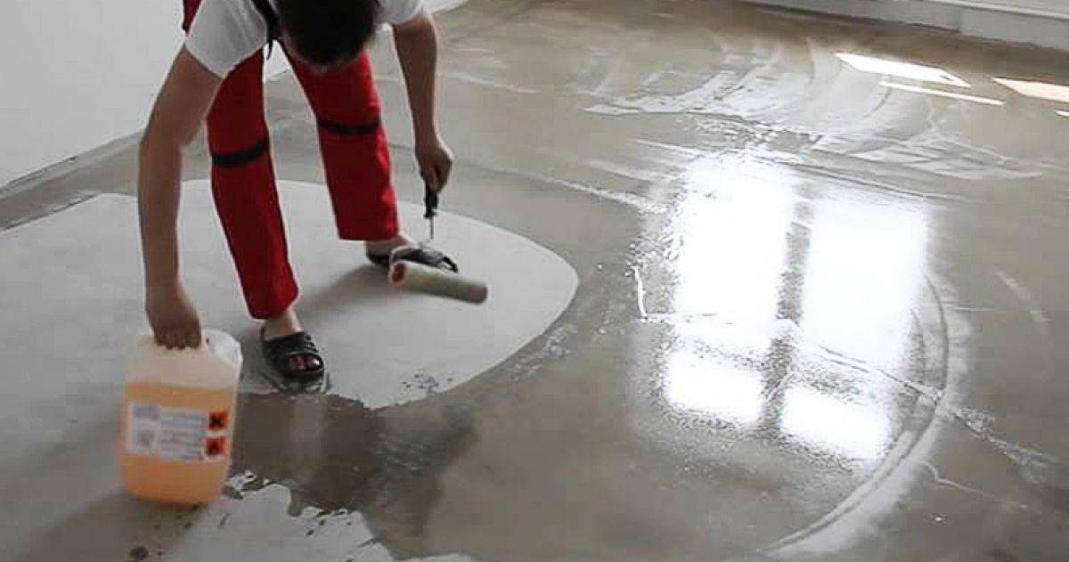 Чем покрасить бетонный пол в гараже чтобы не пылил?