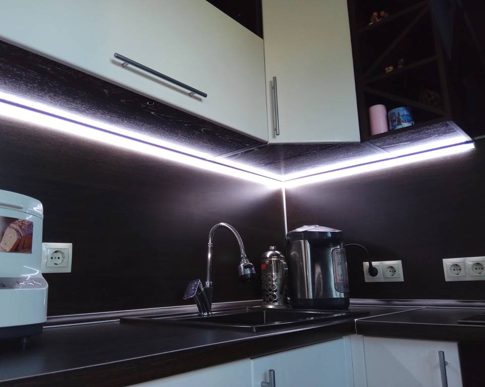  подсветка для кухни под шкафы: обзор идей