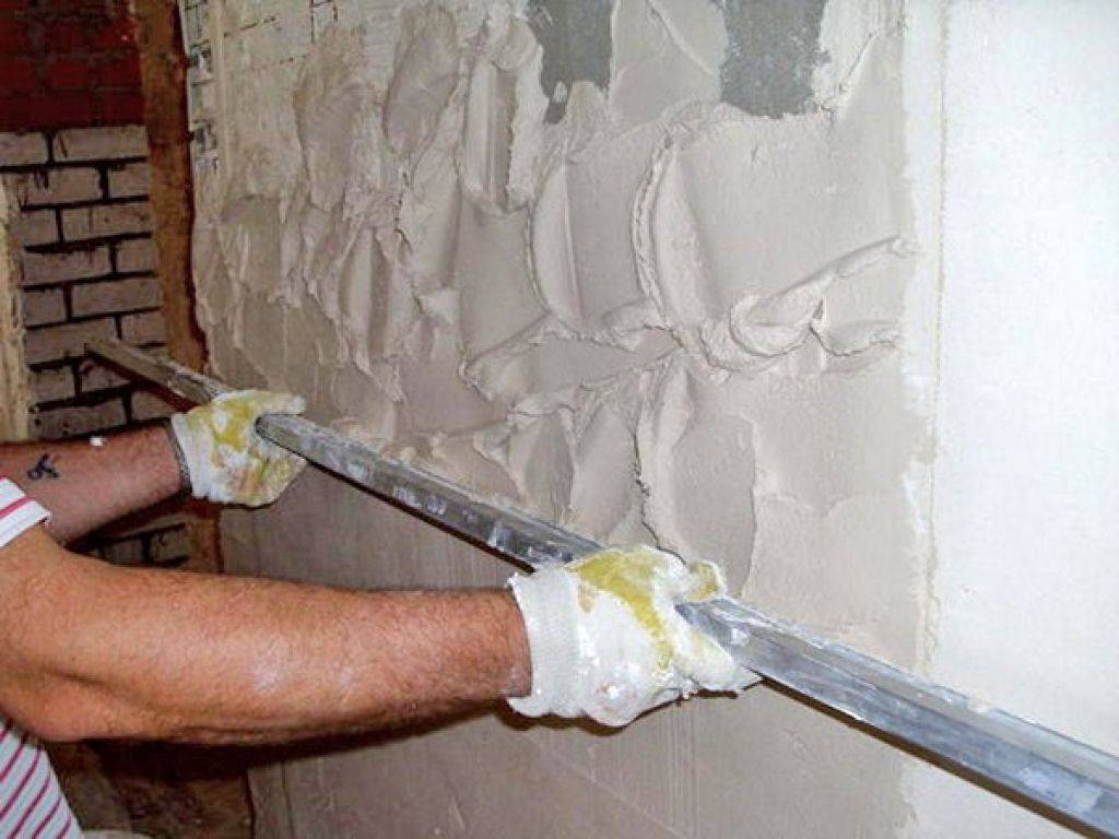 Оштукатуривание стен при помощи маяков: пошаговая инструкция