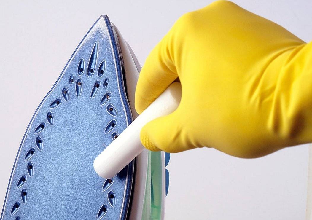 Как почистить утюг от накипи в домашних условиях