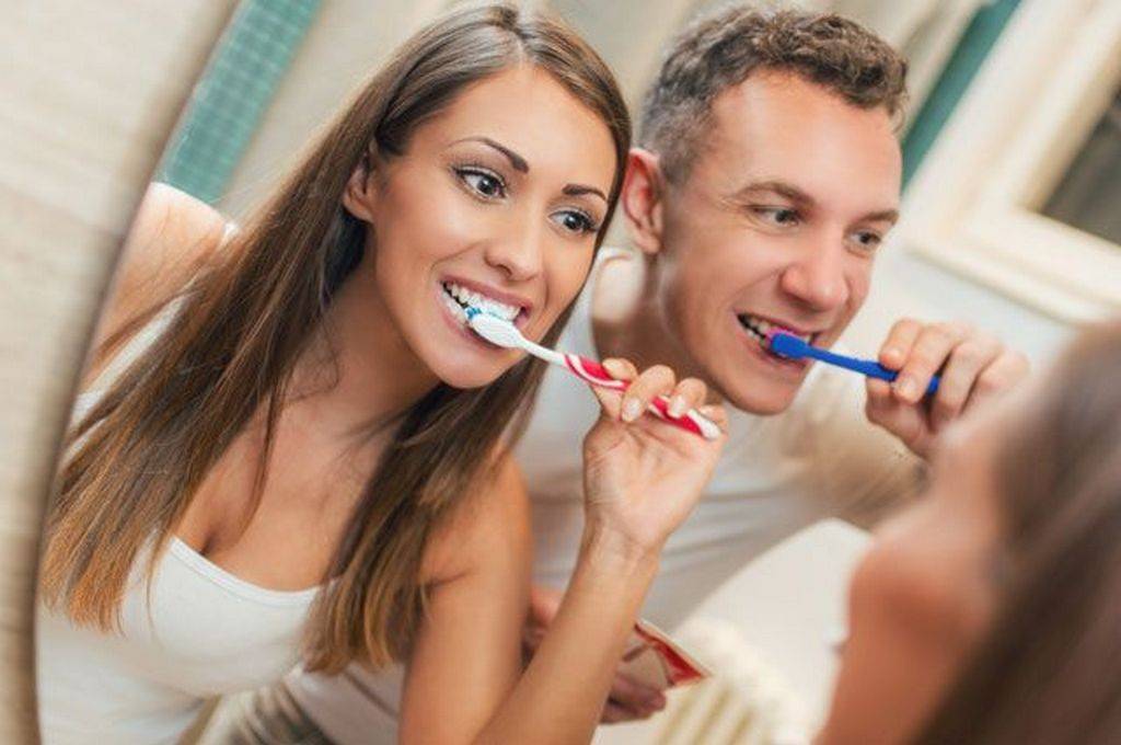 Правильный уход за зубами и полостью рта взрослого человека